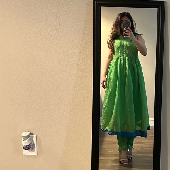 W for women NWOT brand new three piece set vibrant colors - Picture 8 of 8